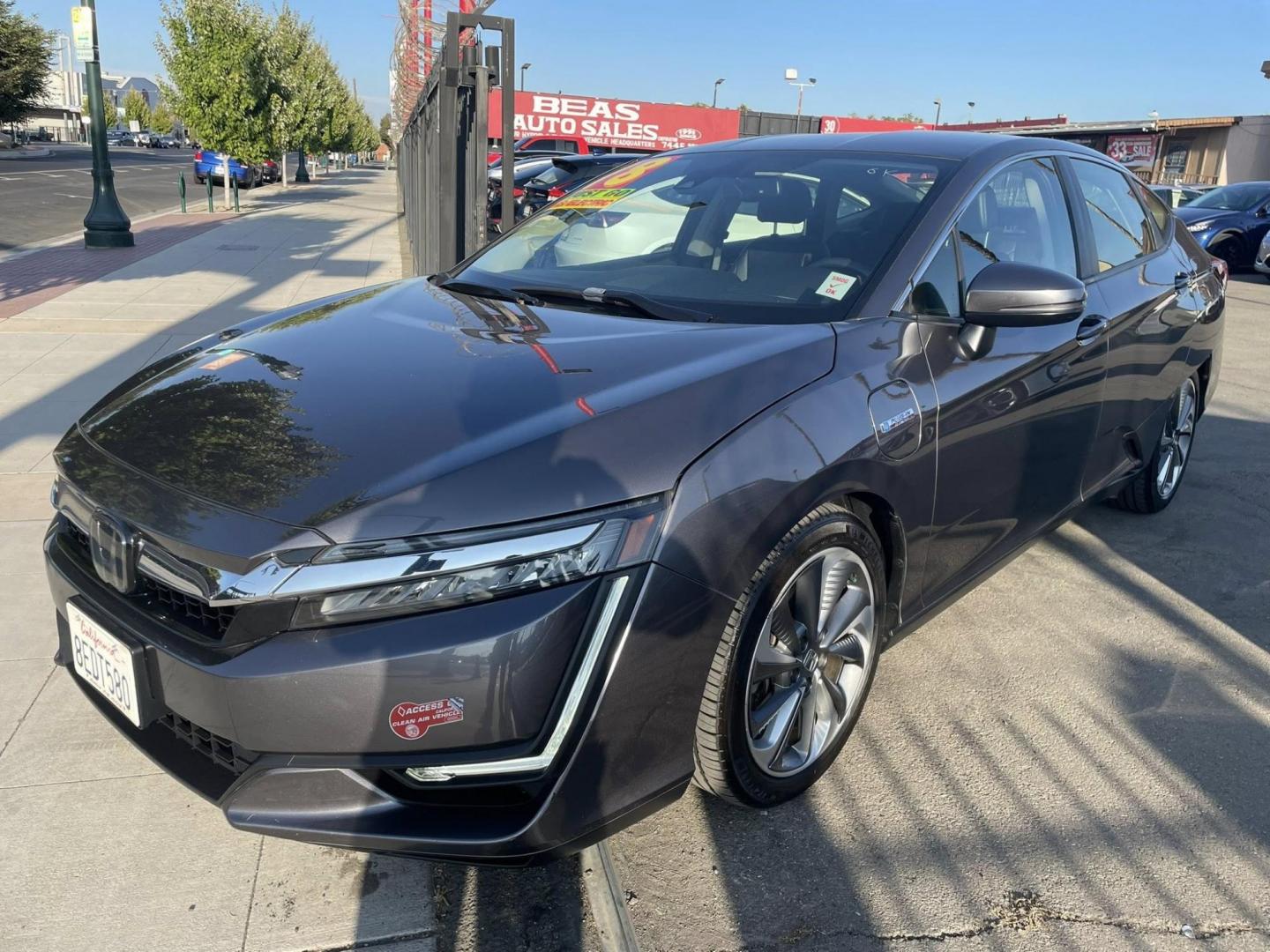 2018 Honda Clarity Touring Plug-In Hybrid (JHMZC5F36JC) with an 1.5L L4 DOHC 16V HYBRID engine, CVT transmission, located at 744 E Miner Ave, Stockton, CA, 95202, (209) 944-5770, 37.956863, -121.282082 - PLUS TAXES AND FEES NO CHARGER AVAILABLE - Photo#3