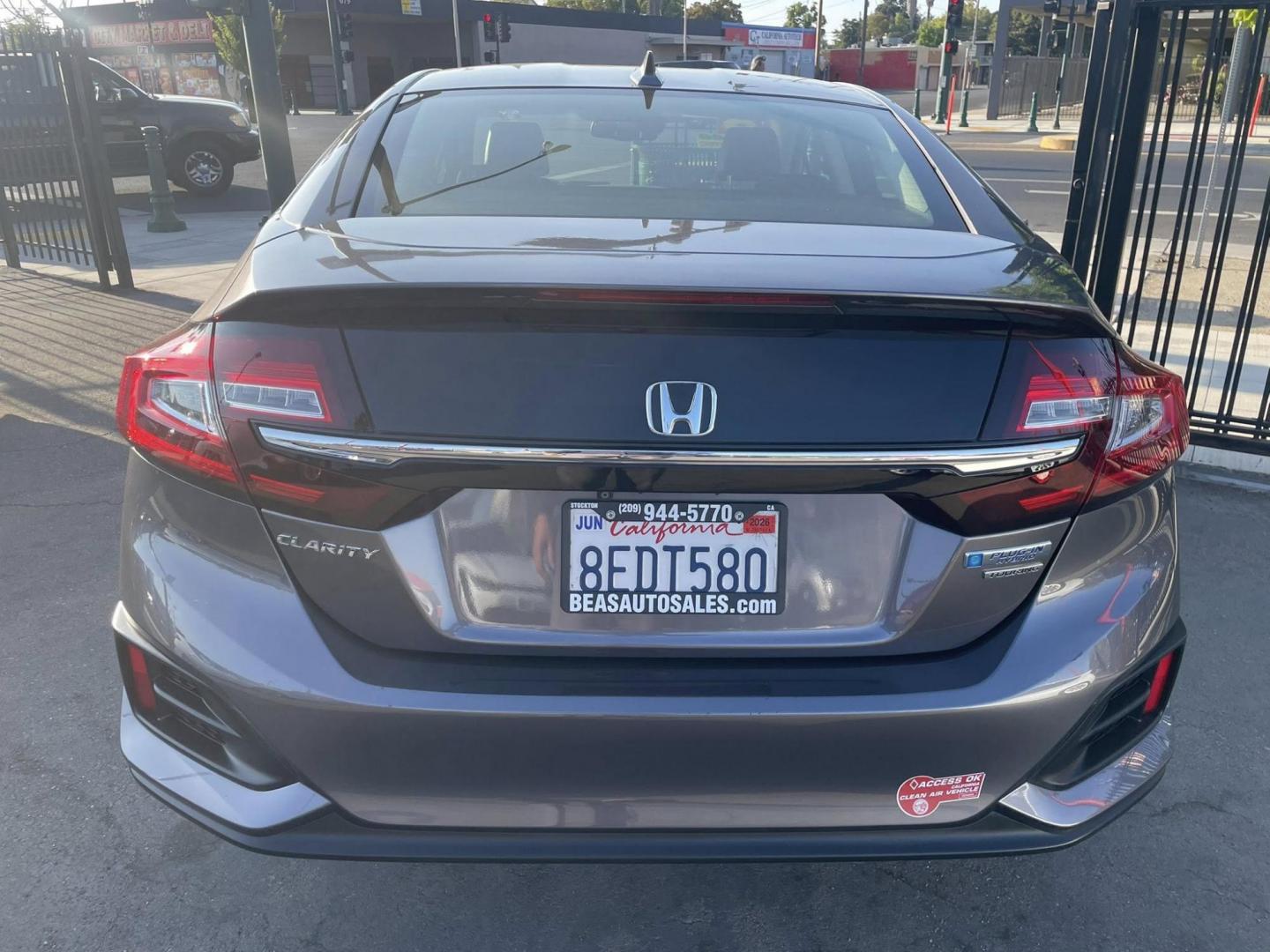 2018 Honda Clarity Touring Plug-In Hybrid (JHMZC5F36JC) with an 1.5L L4 DOHC 16V HYBRID engine, CVT transmission, located at 744 E Miner Ave, Stockton, CA, 95202, (209) 944-5770, 37.956863, -121.282082 - PLUS TAXES AND FEES NO CHARGER AVAILABLE - Photo#10