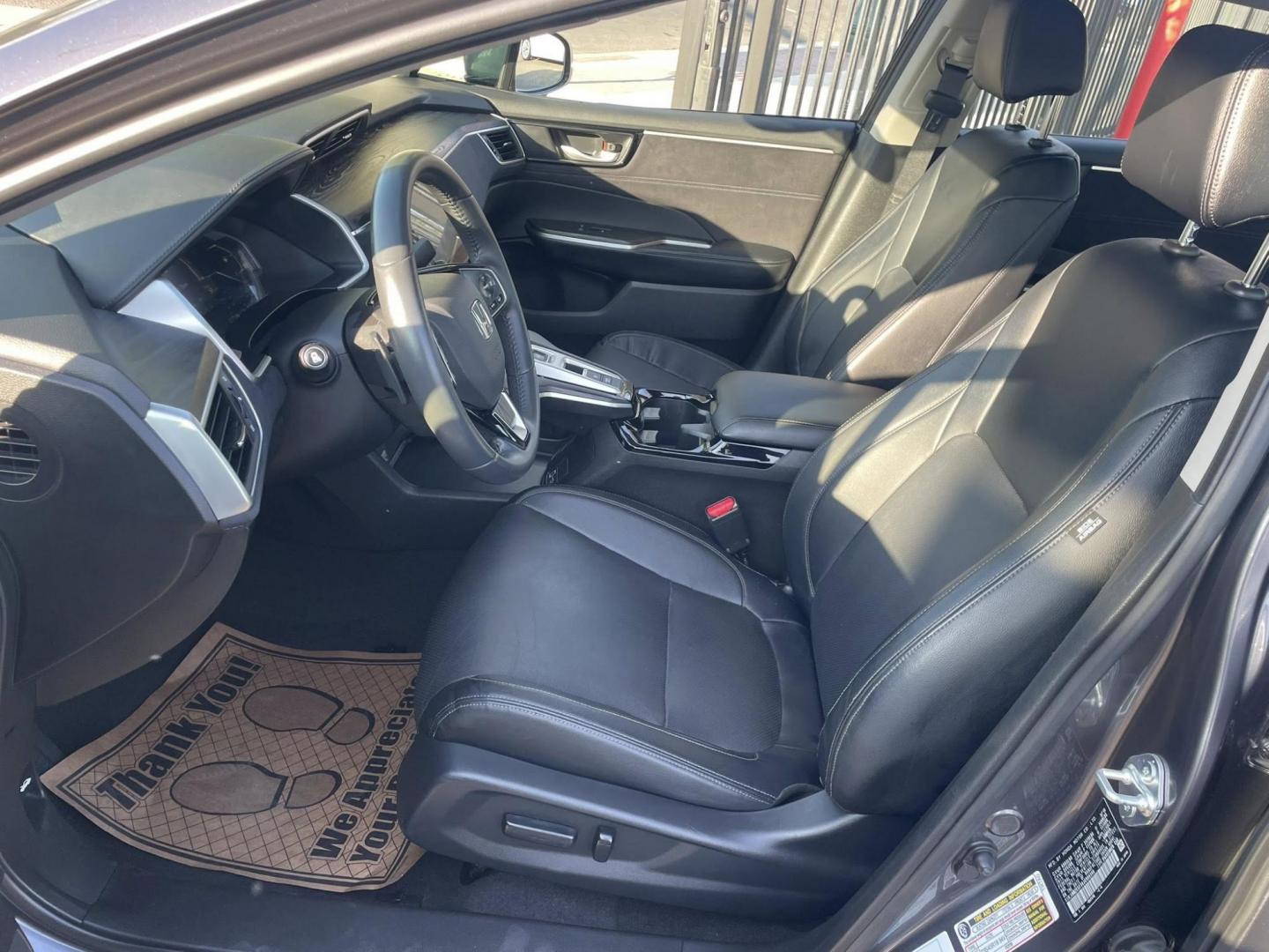 2018 Honda Clarity Touring Plug-In Hybrid (JHMZC5F36JC) with an 1.5L L4 DOHC 16V HYBRID engine, CVT transmission, located at 744 E Miner Ave, Stockton, CA, 95202, (209) 944-5770, 37.956863, -121.282082 - PLUS TAXES AND FEES NO CHARGER AVAILABLE - Photo#6