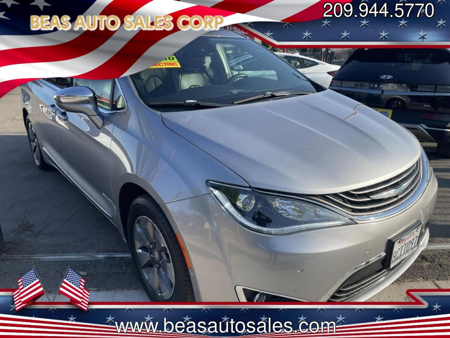 2018 Chrysler Pacifica Hybrid Limited (2C4RC1N79JR) with an 3.6L V6 DOHC 24V HYBRID engine, CVT transmission, located at 744 E Miner Ave, Stockton, CA, 95202, (209) 944-5770, 37.956863, -121.282082 - Photo#0
