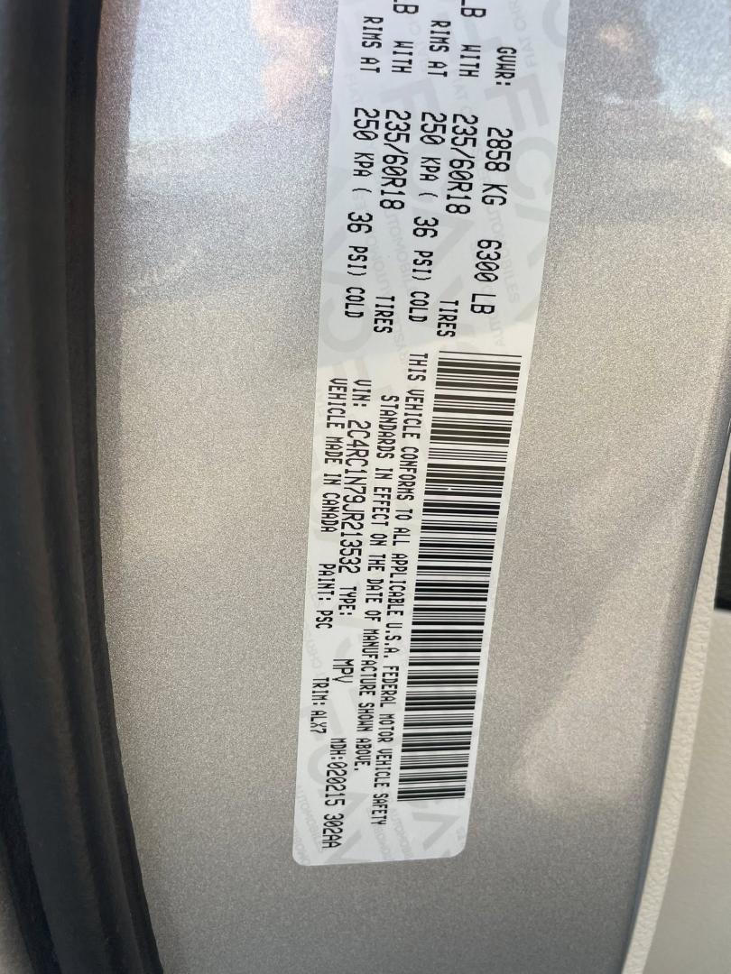 2018 Chrysler Pacifica Hybrid Limited (2C4RC1N79JR) with an 3.6L V6 DOHC 24V HYBRID engine, CVT transmission, located at 744 E Miner Ave, Stockton, CA, 95202, (209) 944-5770, 37.956863, -121.282082 - PLUS TAXES AND FEES NO CHARGER AVAILABLE - Photo#13