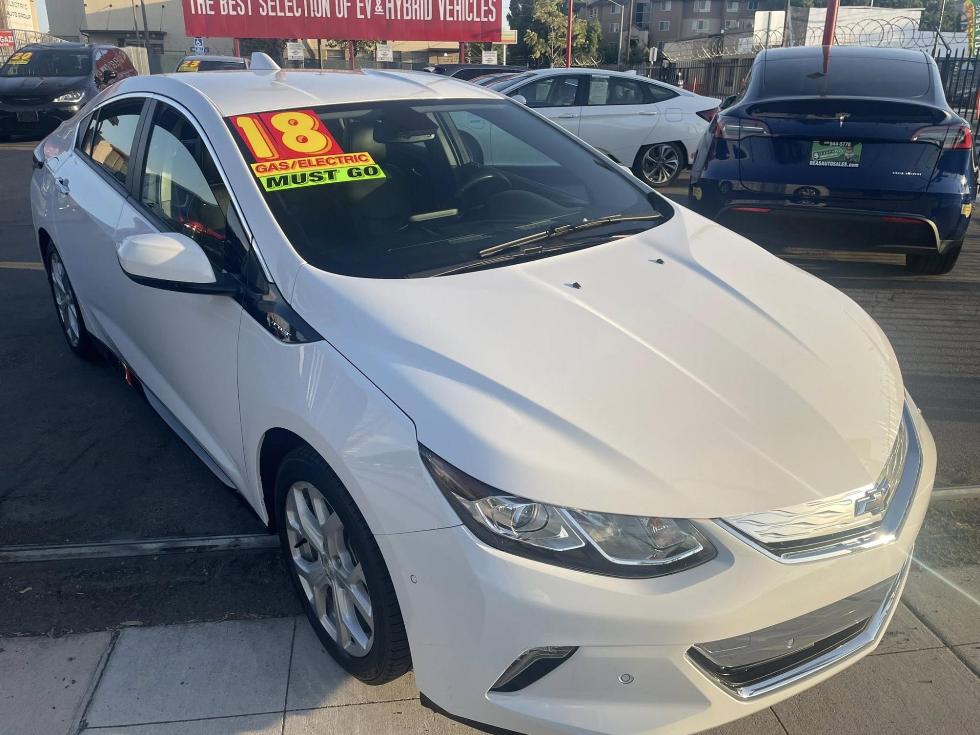 photo of 2018 Chevrolet Volt Premier PLUG-IN HYBRID 