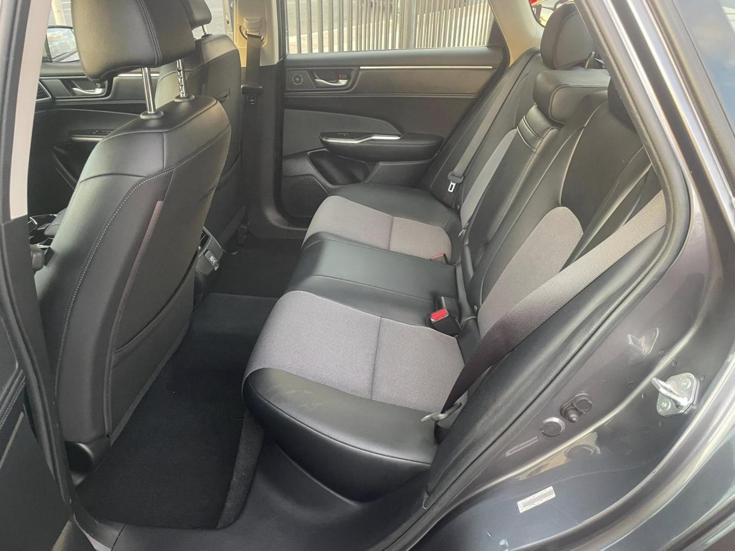 2018 Honda Clarity Plug-In Hybrid (JHMZC5F17JC) with an 1.5L L4 DOHC 16V HYBRID engine, CVT transmission, located at 744 E Miner Ave, Stockton, CA, 95202, (209) 944-5770, 37.956863, -121.282082 - PLUS TAXES AND FEES NO CHARGER AVAILABLE - Photo#8