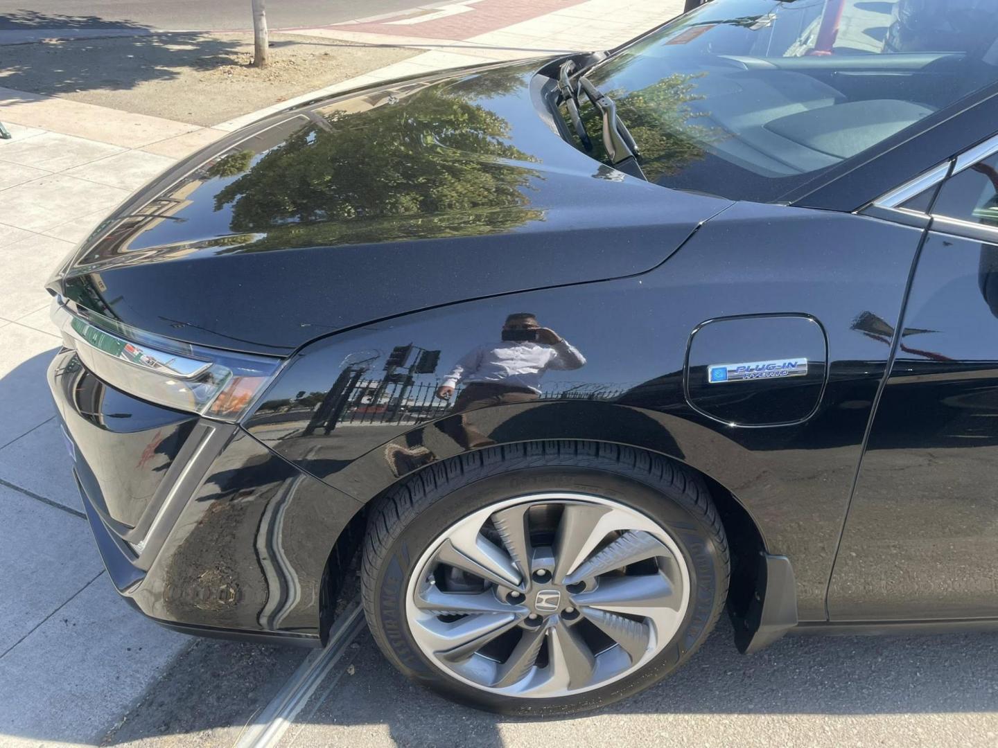 2018 Honda Clarity Plug-In Hybrid (JHMZC5F14JC) with an 1.5L L4 DOHC 16V HYBRID engine, CVT transmission, located at 744 E Miner Ave, Stockton, CA, 95202, (209) 944-5770, 37.956863, -121.282082 - PLUS TAXES AND FEES NO CHARGER AVAILABLE - Photo#4