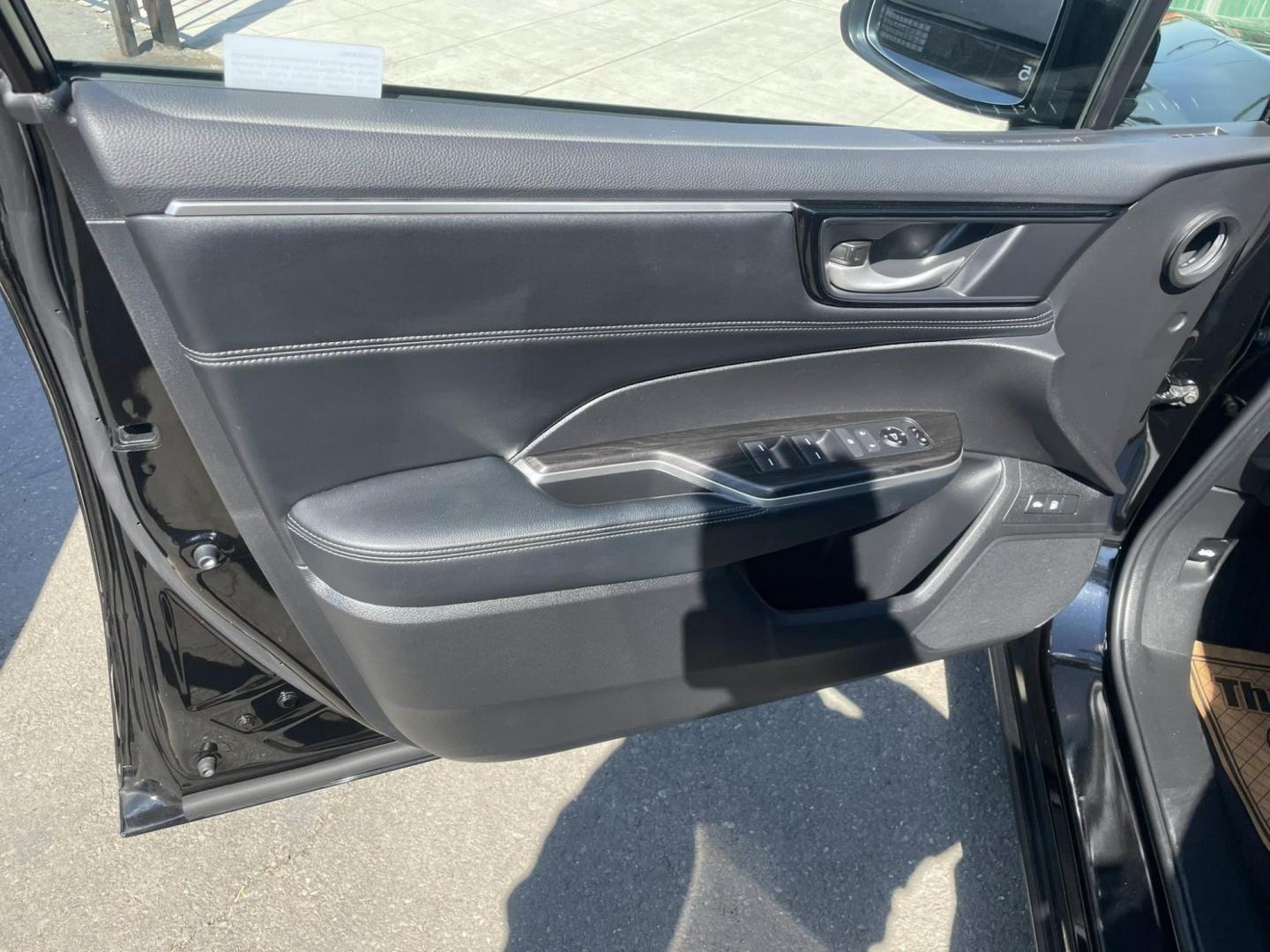 2018 Honda Clarity Plug-In Hybrid (JHMZC5F14JC) with an 1.5L L4 DOHC 16V HYBRID engine, CVT transmission, located at 744 E Miner Ave, Stockton, CA, 95202, (209) 944-5770, 37.956863, -121.282082 - PLUS TAXES AND FEES NO CHARGER AVAILABLE - Photo#5