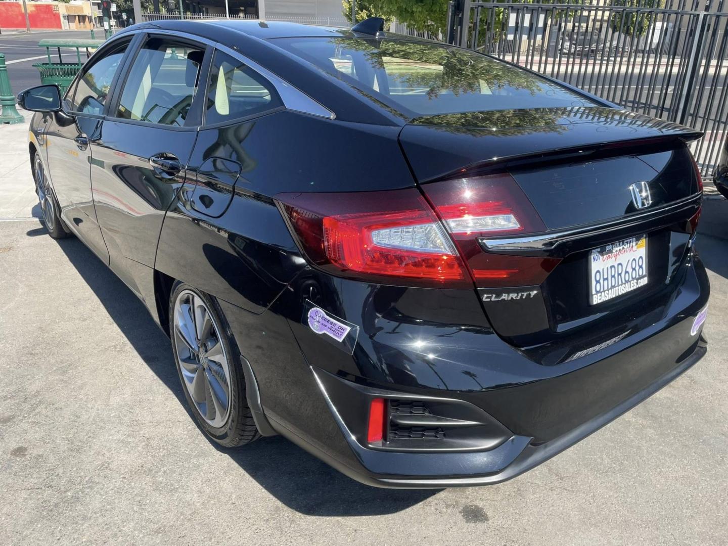 2018 Honda Clarity Plug-In Hybrid (JHMZC5F14JC) with an 1.5L L4 DOHC 16V HYBRID engine, CVT transmission, located at 744 E Miner Ave, Stockton, CA, 95202, (209) 944-5770, 37.956863, -121.282082 - PLUS TAXES AND FEES NO CHARGER AVAILABLE - Photo#8