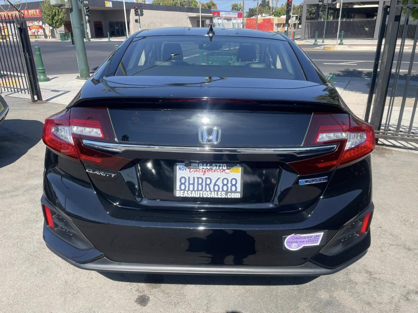 2018 Honda Clarity Plug-In Hybrid (JHMZC5F14JC) with an 1.5L L4 DOHC 16V HYBRID engine, CVT transmission, located at 744 E Miner Ave, Stockton, CA, 95202, (209) 944-5770, 37.956863, -121.282082 - PLUS TAXES AND FEES NO CHARGER AVAILABLE - Photo#9