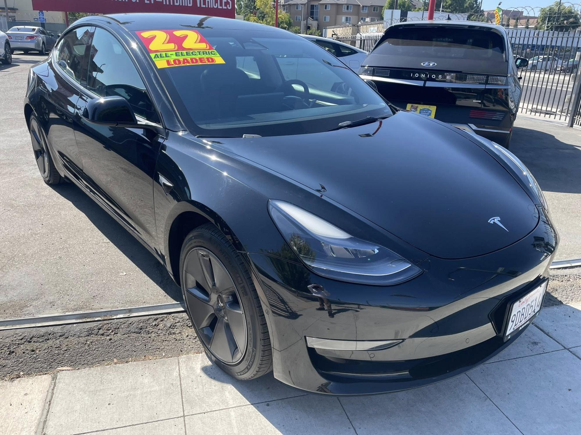photo of 2022 Tesla Model 3 Standard Range FULLY ELECTRIC VEHICLE 
