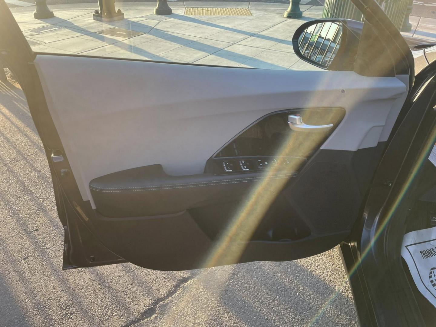 2019 Kia Niro Plug In Hybrid EX (KNDCD3LD8K5) , 6A transmission, located at 744 E Miner Ave, Stockton, CA, 95202, (209) 944-5770, 37.956863, -121.282082 - Photo#5
