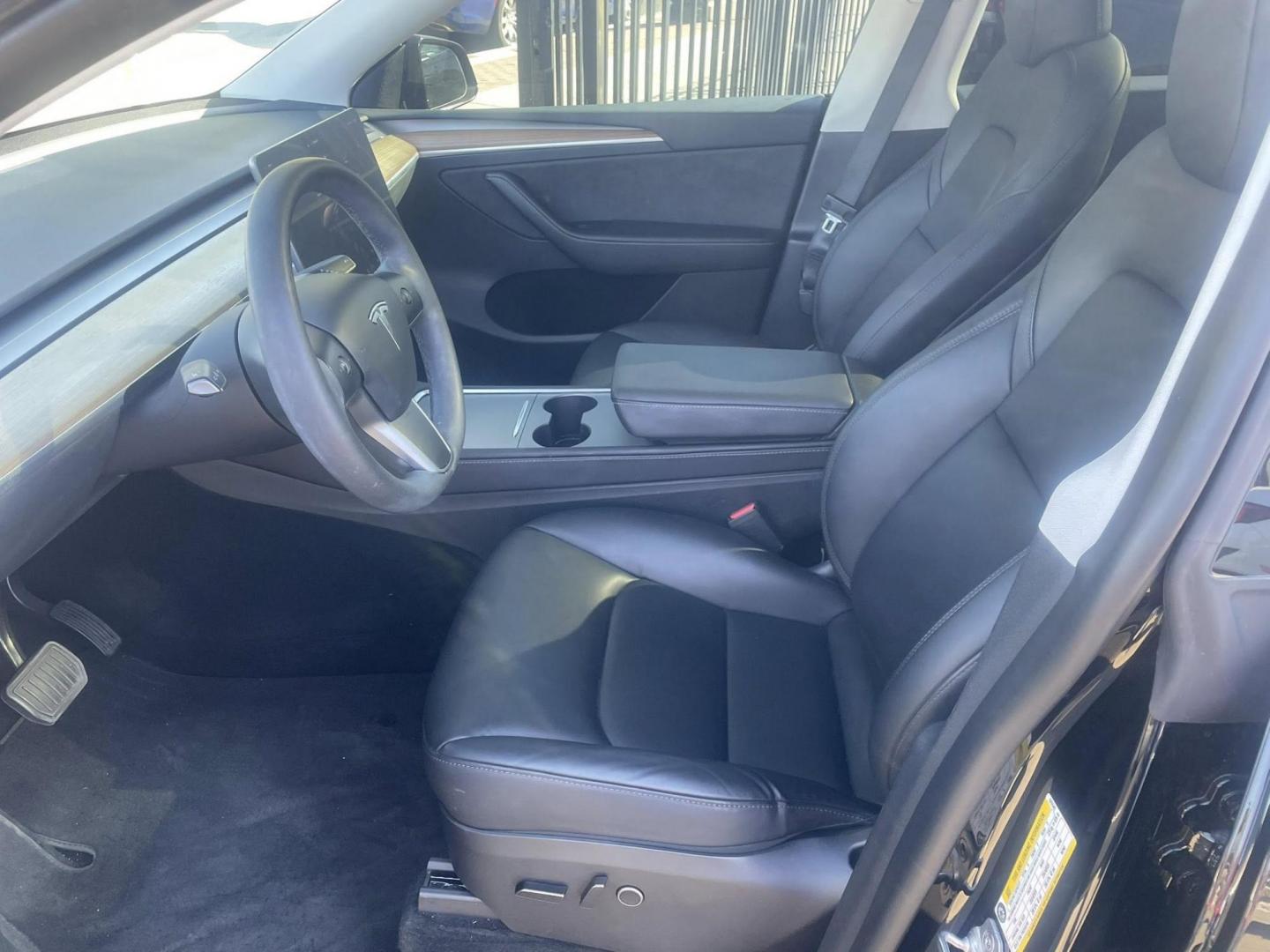 2023 Tesla Model Y Long Range (7SAYGDEE2PA) with an ELECTRIC engine, 1A transmission, located at 744 E Miner Ave, Stockton, CA, 95202, (209) 944-5770, 37.956863, -121.282082 - PLUS TAXES AND FEES NO CHARGER AVAILABLE - Photo#3