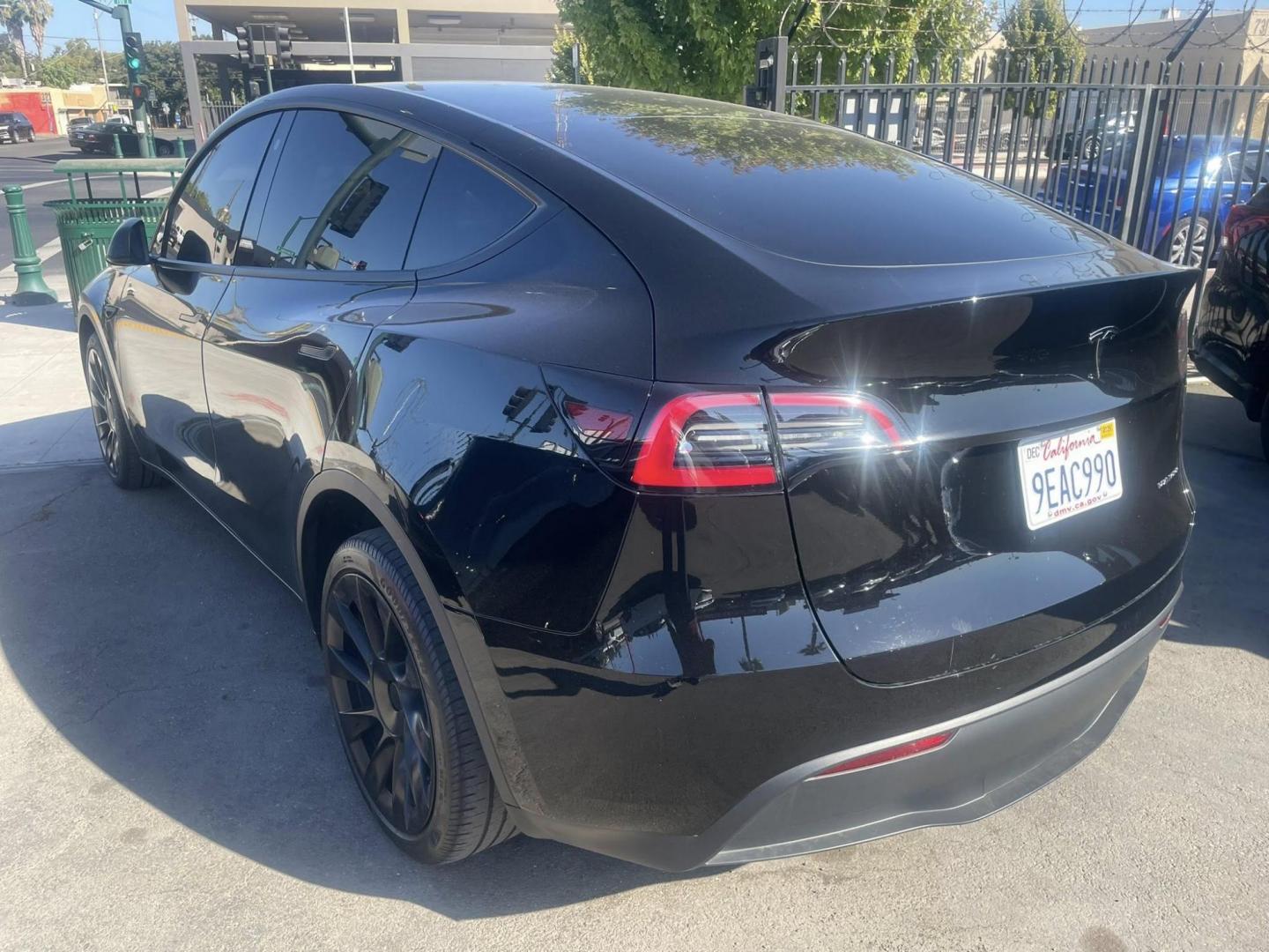 2023 Tesla Model Y Long Range (7SAYGDEE2PA) with an ELECTRIC engine, 1A transmission, located at 744 E Miner Ave, Stockton, CA, 95202, (209) 944-5770, 37.956863, -121.282082 - PLUS TAXES AND FEES NO CHARGER AVAILABLE - Photo#5