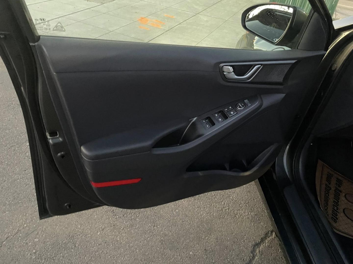 2022 Hyundai Ioniq Plug-In Hybrid SEL (KMHC75LD4NU) with an 1.6L L4 DOHC 16V HYBRID engine, 6A transmission, located at 744 E Miner Ave, Stockton, CA, 95202, (209) 944-5770, 37.956863, -121.282082 - Photo#3