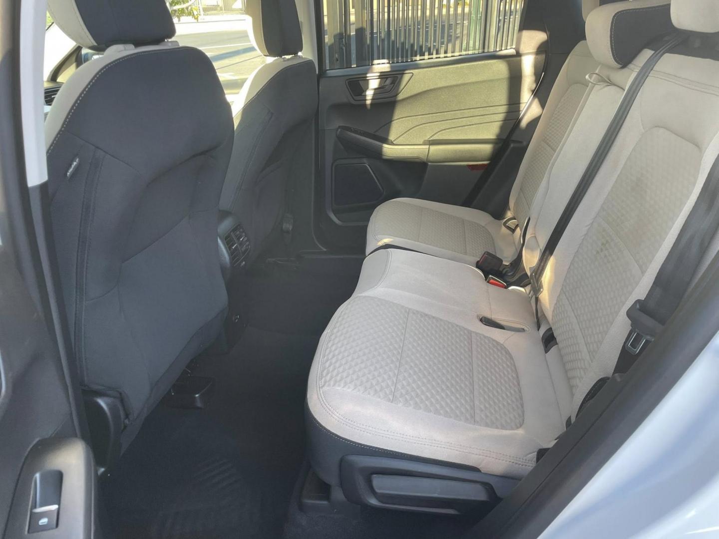 2022 Ford Escape Plug-in Hybrid SE (1FMCU0EZ3NU) with an 2.5L L4 DOHC 16V HYBRID engine, 6A transmission, located at 744 E Miner Ave, Stockton, CA, 95202, (209) 944-5770, 37.956863, -121.282082 - Photo#7