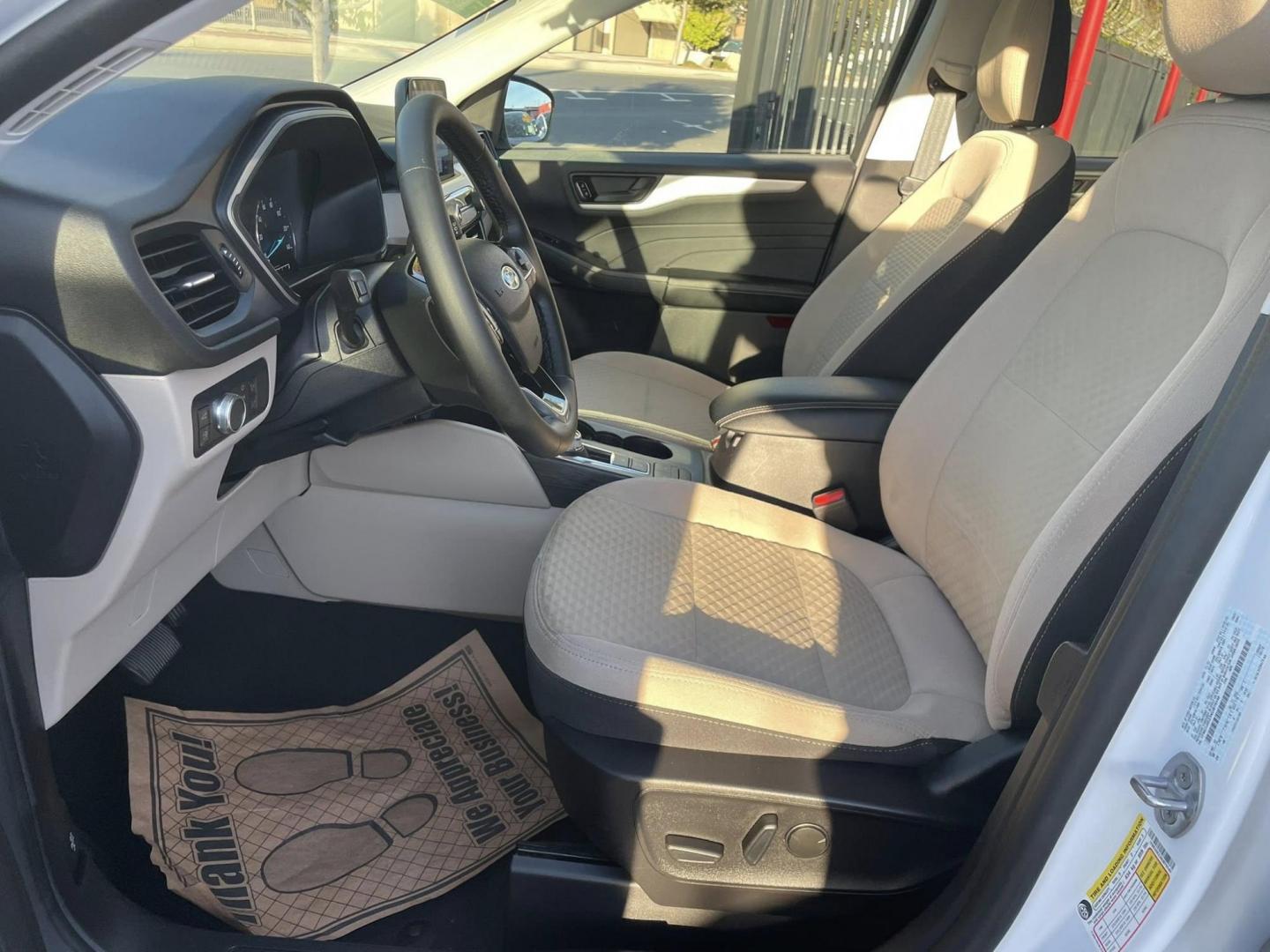 2022 Ford Escape Plug-in Hybrid SE (1FMCU0EZ3NU) with an 2.5L L4 DOHC 16V HYBRID engine, 6A transmission, located at 744 E Miner Ave, Stockton, CA, 95202, (209) 944-5770, 37.956863, -121.282082 - Photo#5