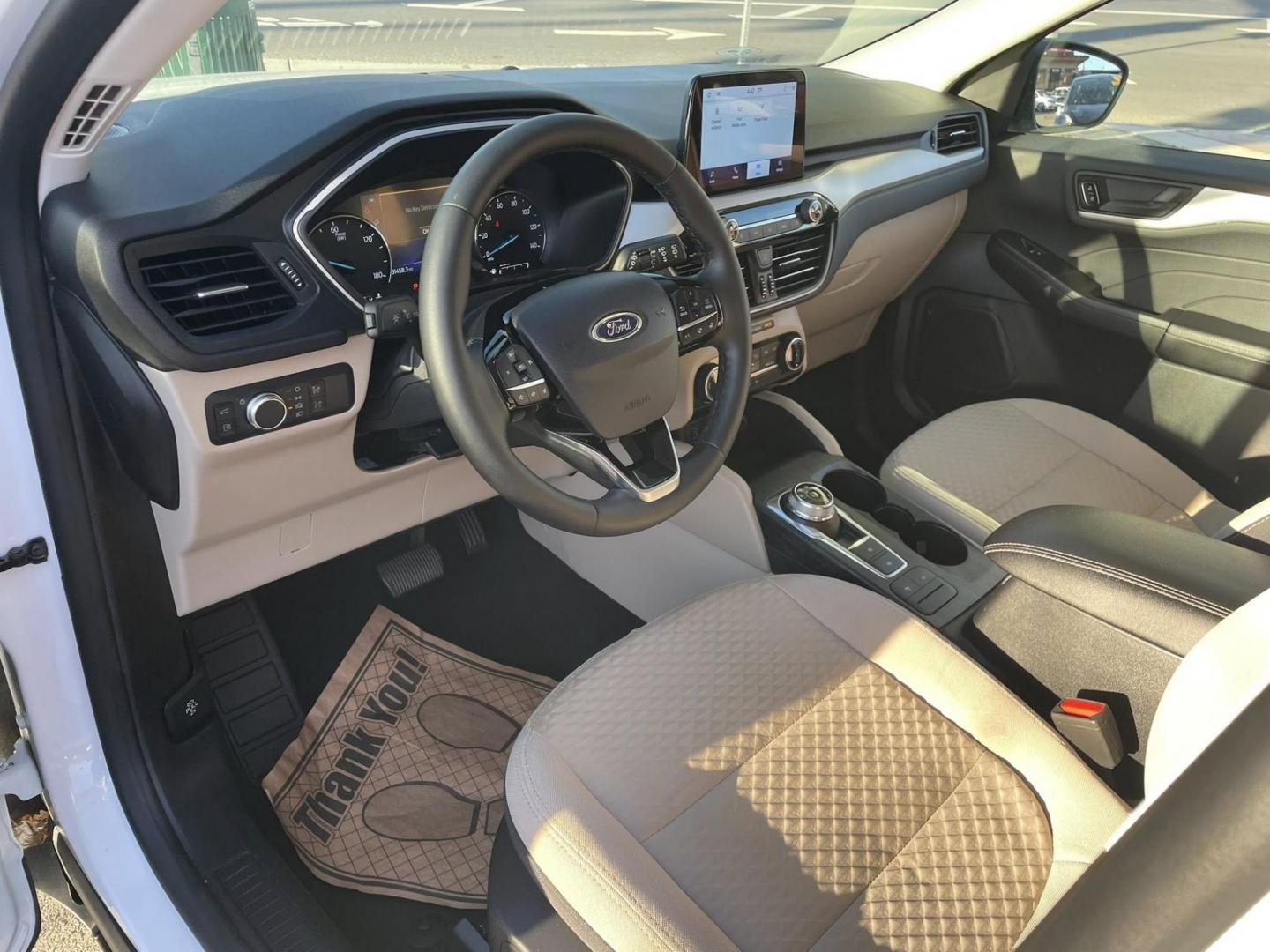 2022 Ford Escape Plug-in Hybrid SE (1FMCU0EZ3NU) with an 2.5L L4 DOHC 16V HYBRID engine, 6A transmission, located at 744 E Miner Ave, Stockton, CA, 95202, (209) 944-5770, 37.956863, -121.282082 - Photo#4