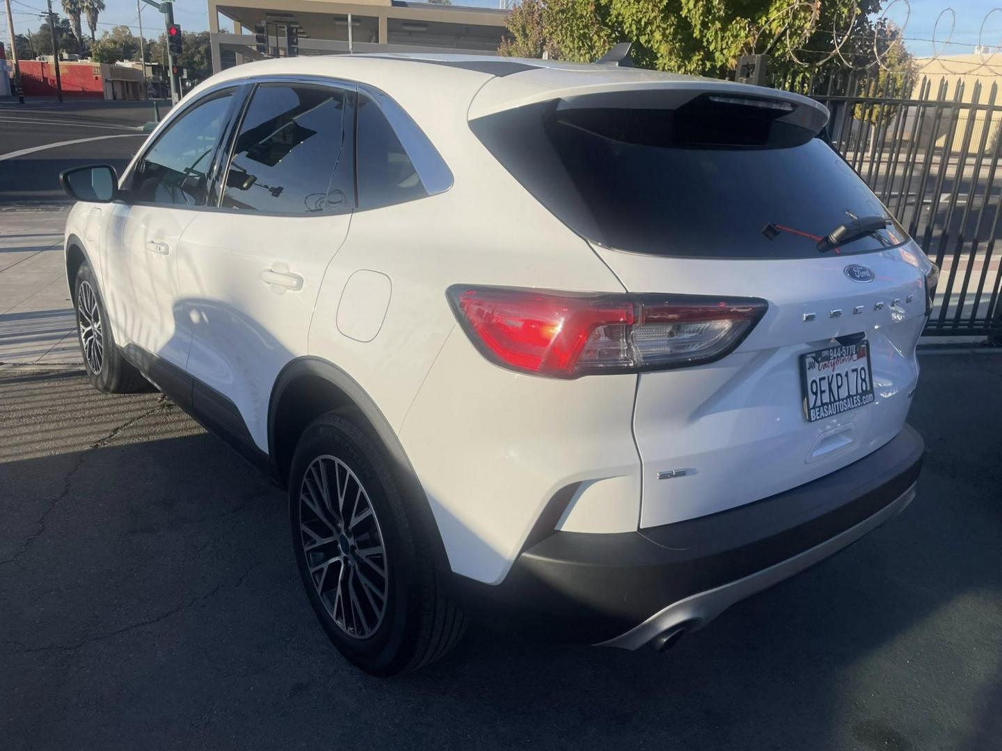 2022 Ford Escape Plug-in Hybrid SE (1FMCU0EZ3NU) with an 2.5L L4 DOHC 16V HYBRID engine, 6A transmission, located at 744 E Miner Ave, Stockton, CA, 95202, (209) 944-5770, 37.956863, -121.282082 - Photo#12