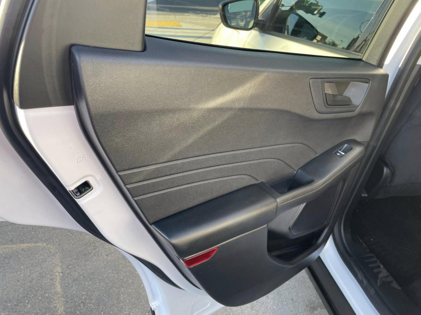 2022 Ford Escape Plug-in Hybrid SE (1FMCU0EZ3NU) with an 2.5L L4 DOHC 16V HYBRID engine, 6A transmission, located at 744 E Miner Ave, Stockton, CA, 95202, (209) 944-5770, 37.956863, -121.282082 - Photo#6