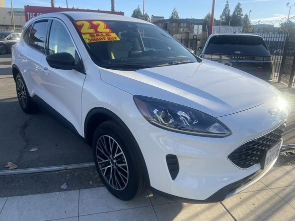 photo of 2022 Ford Escape PLUG-IN HYBRID