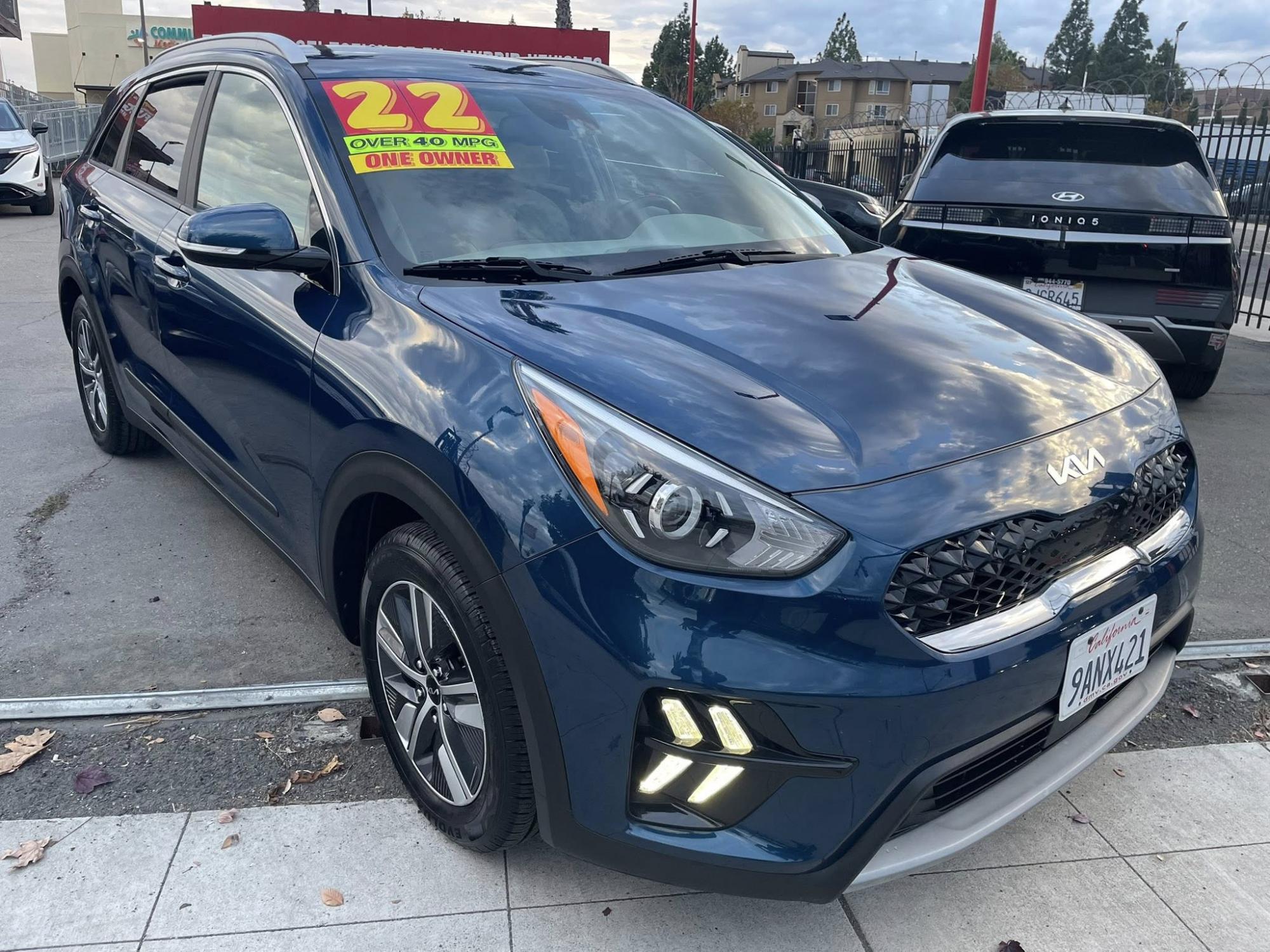 photo of 2022 Kia Niro Plug In Hybrid EX