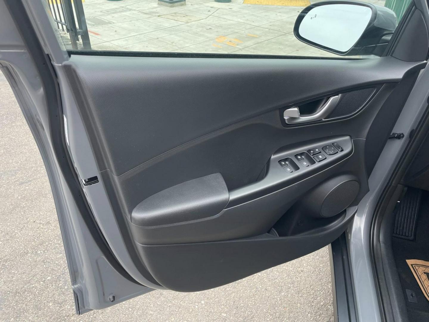 2023 Hyundai Kona EV SEL (KM8K23AG5PU) with an ELECTRIC engine, 1A transmission, located at 744 E Miner Ave, Stockton, CA, 95202, (209) 944-5770, 37.956863, -121.282082 - PLUS TAXES AND FEES - Photo#3
