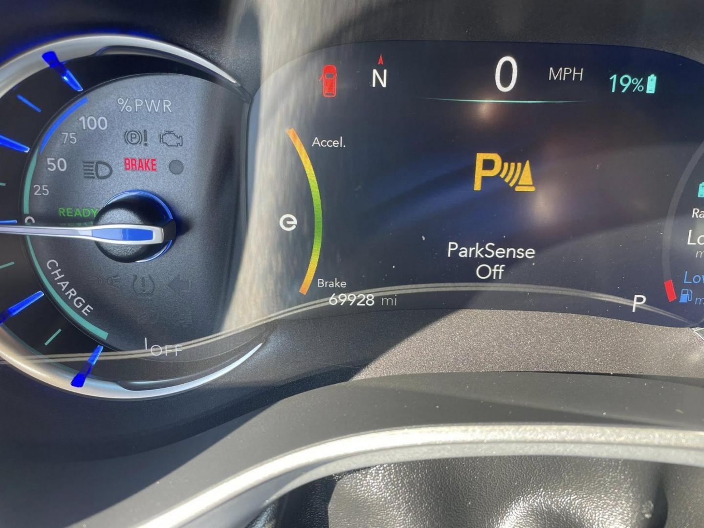 2020 Chrysler Pacifica Hybrid Touring L (2C4RC1L75LR) with an 3.6L V6 DOHC 24V HYBRID engine, CVT transmission, located at 744 E Miner Ave, Stockton, CA, 95202, (209) 944-5770, 37.956863, -121.282082 - PLUS TAXES AND FEES - Photo#10