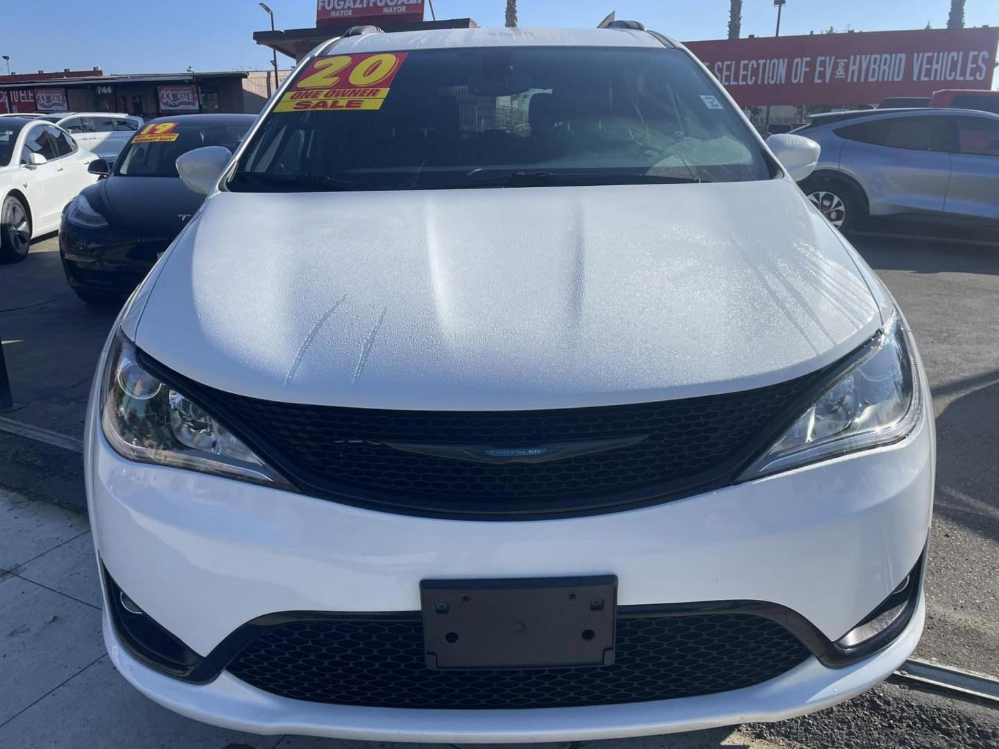 2020 Chrysler Pacifica Hybrid Touring L (2C4RC1L75LR) with an 3.6L V6 DOHC 24V HYBRID engine, CVT transmission, located at 744 E Miner Ave, Stockton, CA, 95202, (209) 944-5770, 37.956863, -121.282082 - PLUS TAXES AND FEES - Photo#1