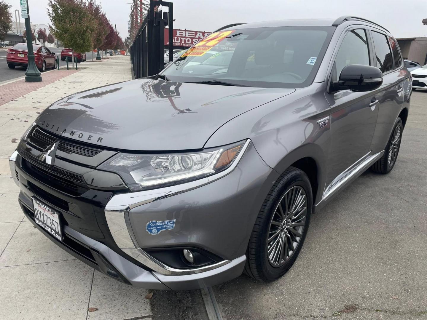 2022 Mitsubishi Outlander PHEV SEL (JA4J2VA77NZ) with an 2.0L L4 DOHC 16V HYBRID engine, 1A transmission, located at 744 E Miner Ave, Stockton, CA, 95202, (209) 944-5770, 37.956863, -121.282082 - PLUS TAXES AND FEES NO CHARGER AVAILABLE - Photo#3