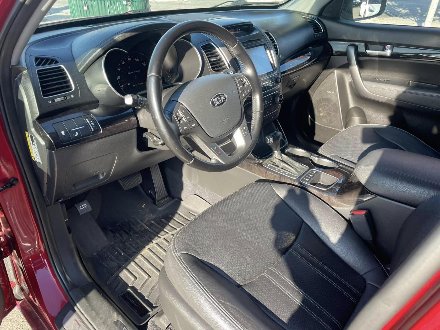 2014 Kia Sorento SX V6 FWD (5XYKW4A77EG) with an 3.3L V6 DOHC 24V engine, 6-Speed Automatic transmission, located at 744 E Miner Ave, Stockton, CA, 95202, (209) 944-5770, 37.956863, -121.282082 - PLUS TAXES AND FEES - Photo#5