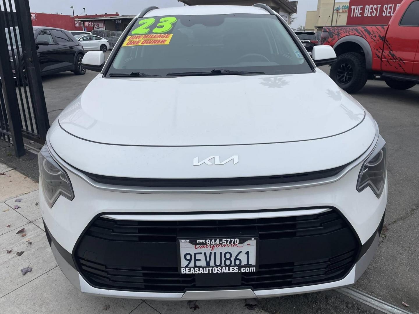 2023 Kia Niro EX (KNDCS3LF9P5) with an 1.6L L4 DOHC 16V HYBRID engine, 6A transmission, located at 744 E Miner Ave, Stockton, CA, 95202, (209) 944-5770, 37.956863, -121.282082 - PLUS TAXES AND FEES - Photo#2