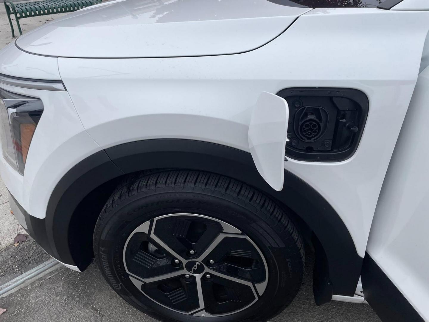 2023 Kia Niro EX (KNDCS3LF9P5) with an 1.6L L4 DOHC 16V HYBRID engine, 6A transmission, located at 744 E Miner Ave, Stockton, CA, 95202, (209) 944-5770, 37.956863, -121.282082 - PLUS TAXES AND FEES - Photo#4