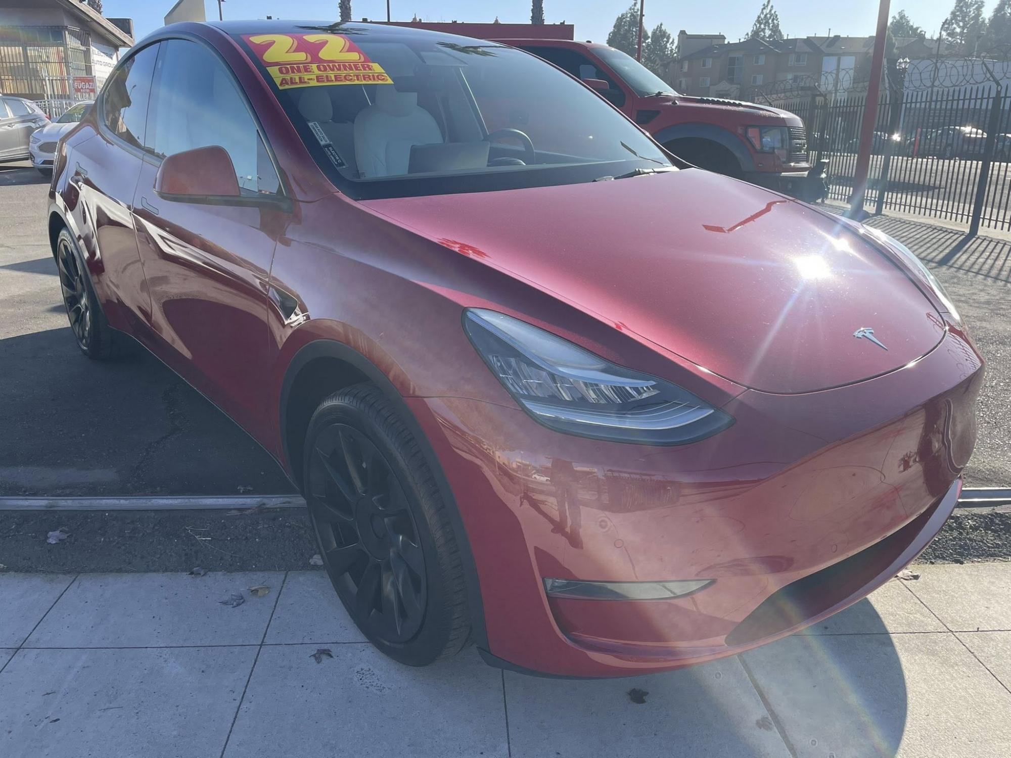photo of 2022 Tesla Model Y Long Range