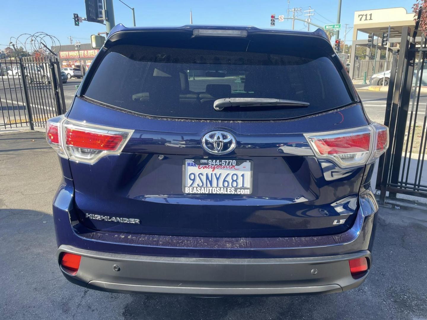 2015 Toyota Highlander LE FWD I4 (5TDZARFH8FS) with an 2.7L L4 DOHC 16V engine, 6-Speed Automatic transmission, located at 744 E Miner Ave, Stockton, CA, 95202, (209) 944-5770, 37.956863, -121.282082 - PLUS TAXES AND FEES - Photo#8