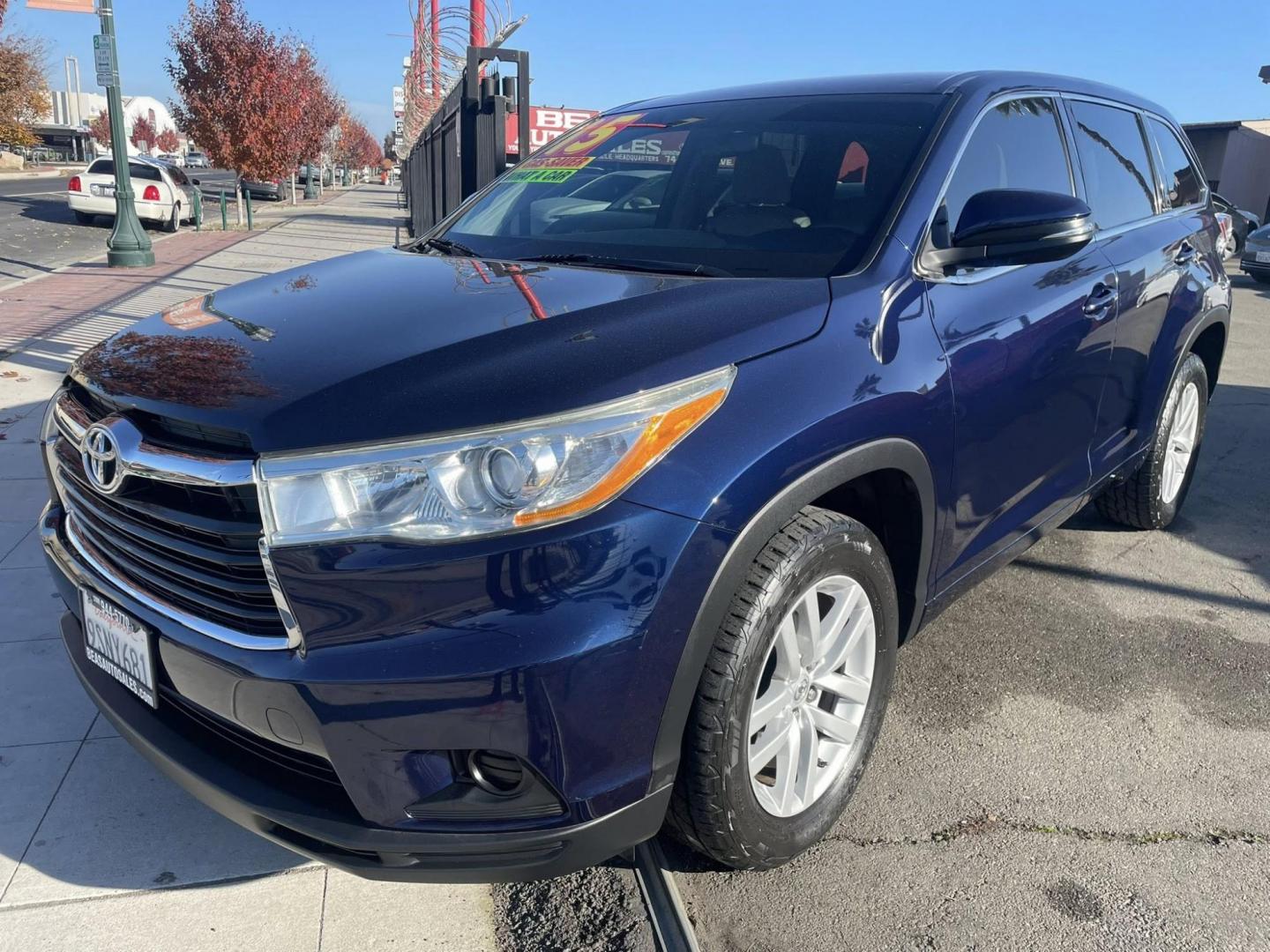 2015 Toyota Highlander LE FWD I4 (5TDZARFH8FS) with an 2.7L L4 DOHC 16V engine, 6-Speed Automatic transmission, located at 744 E Miner Ave, Stockton, CA, 95202, (209) 944-5770, 37.956863, -121.282082 - PLUS TAXES AND FEES - Photo#2