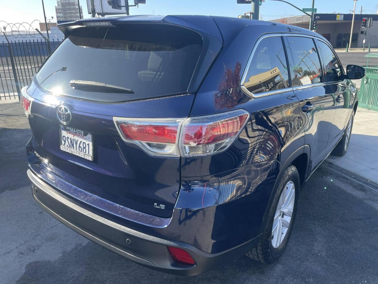 2015 Toyota Highlander LE FWD I4 (5TDZARFH8FS) with an 2.7L L4 DOHC 16V engine, 6-Speed Automatic transmission, located at 744 E Miner Ave, Stockton, CA, 95202, (209) 944-5770, 37.956863, -121.282082 - PLUS TAXES AND FEES - Photo#9