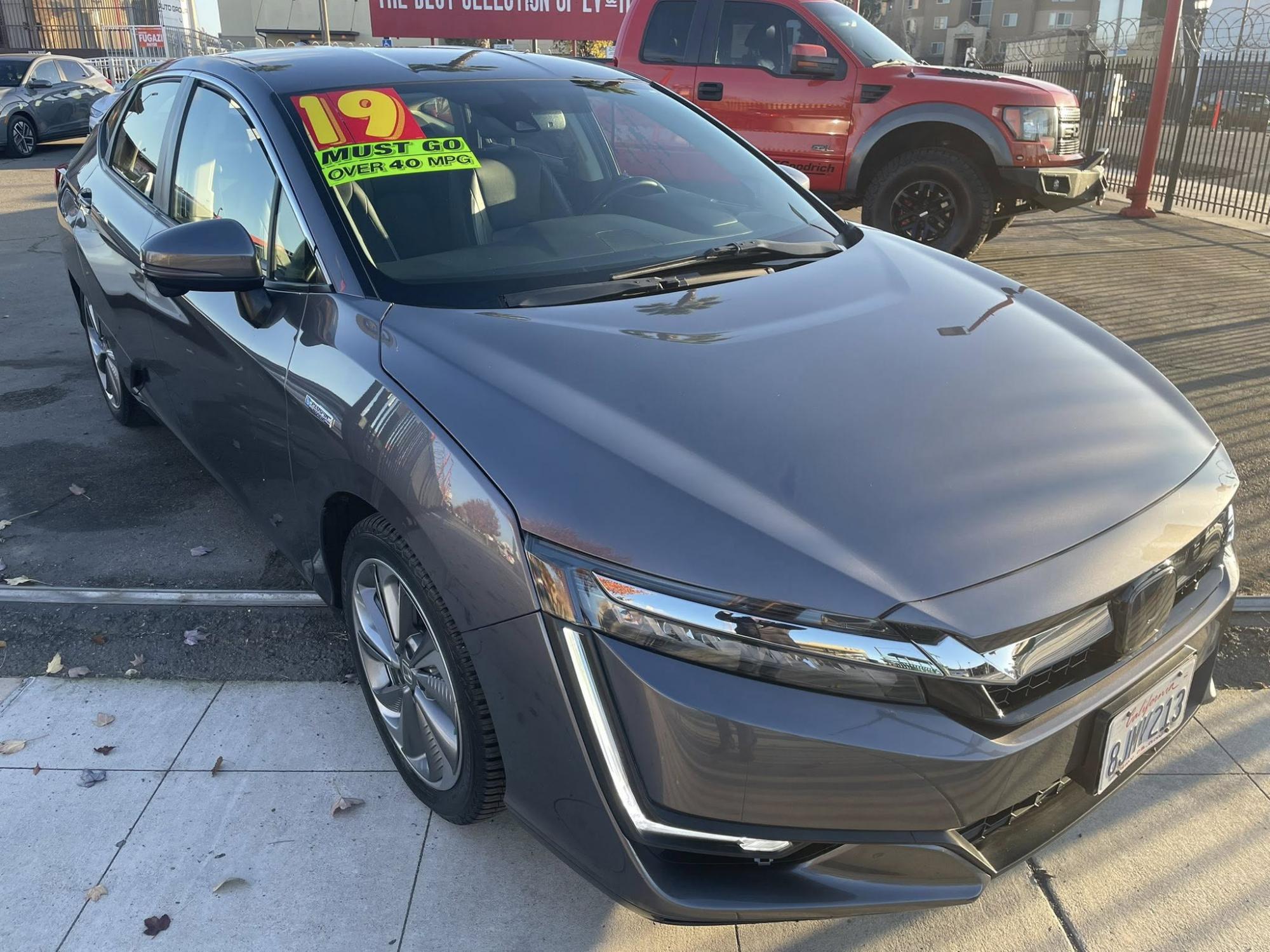 photo of 2019 Honda Clarity Touring Plug-In Hybrid