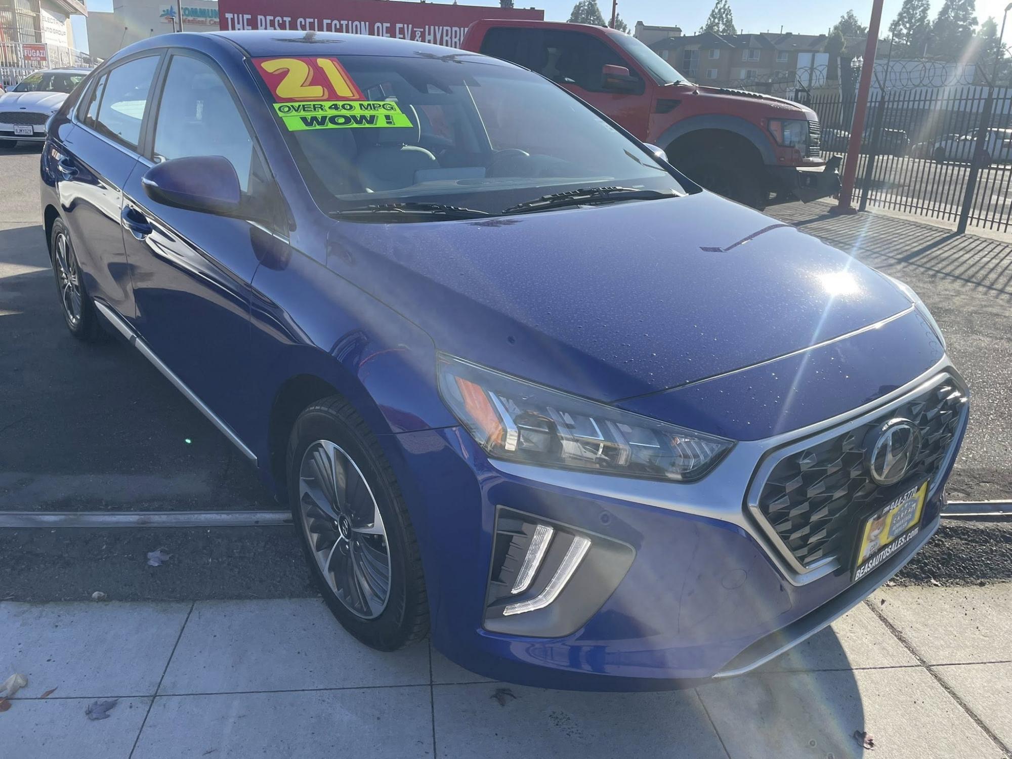 photo of 2021 Hyundai Ioniq Plug-In Hybrid SEL