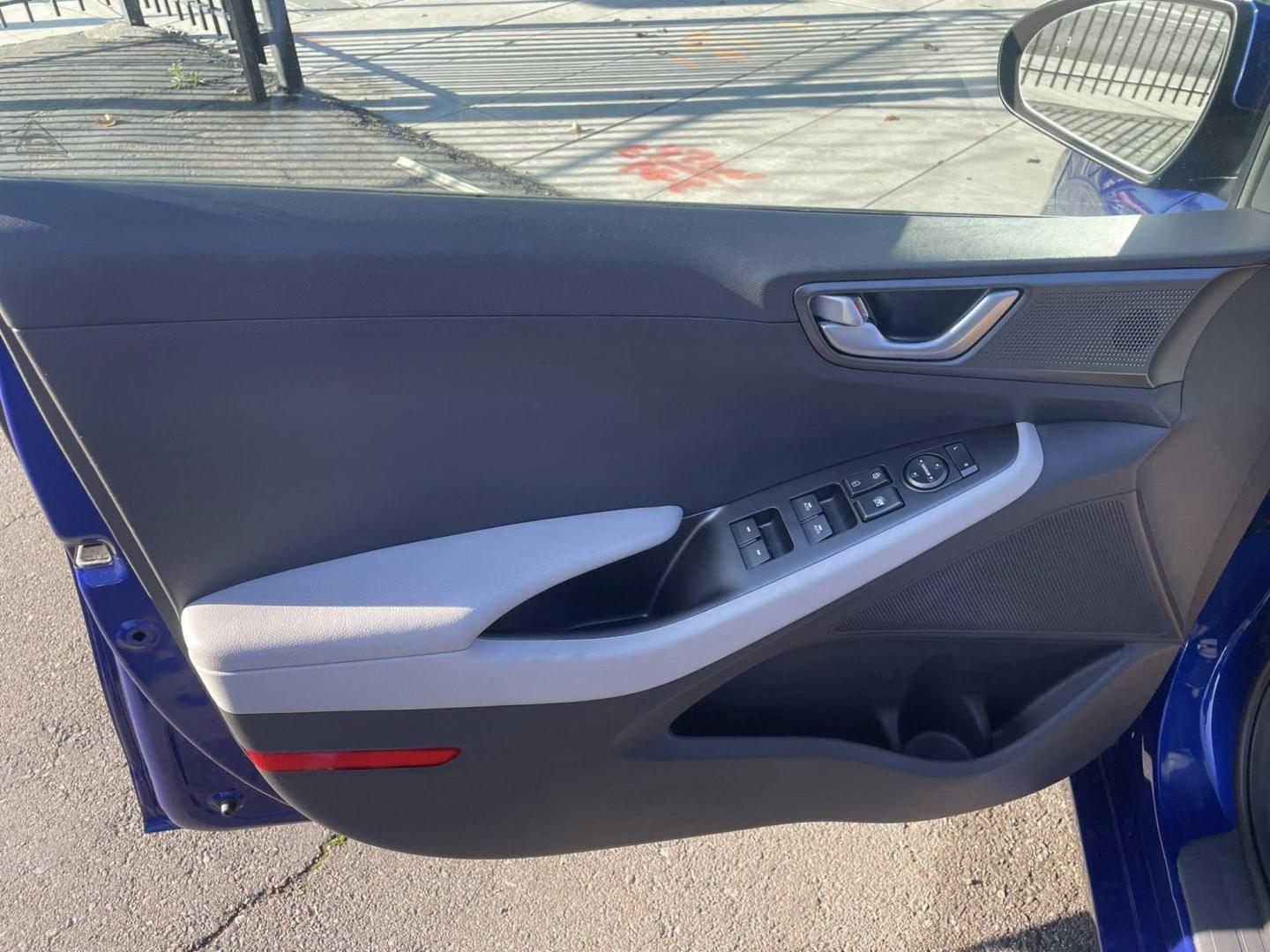 2021 Hyundai Ioniq Plug-In Hybrid SEL (KMHC75LD5MU) with an 1.6L L4 DOHC 16V HYBRID engine, 6A transmission, located at 744 E Miner Ave, Stockton, CA, 95202, (209) 944-5770, 37.956863, -121.282082 - PLUS TAXES AND FEES - Photo#5