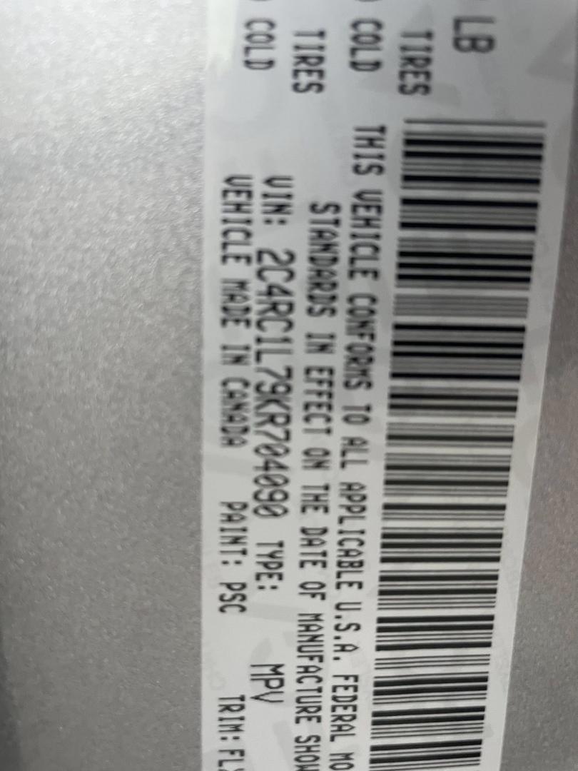 2019 Chrysler Pacifica Hybrid Touring L (2C4RC1L79KR) with an 3.6L V6 DOHC 24V HYBRID engine, CVT transmission, located at 744 E Miner Ave, Stockton, CA, 95202, (209) 944-5770, 37.956863, -121.282082 - PLUS TAXES AND FEES - Photo#11
