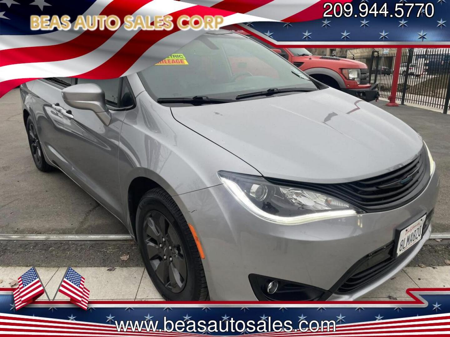 2019 Chrysler Pacifica Hybrid Touring L (2C4RC1L79KR) with an 3.6L V6 DOHC 24V HYBRID engine, CVT transmission, located at 744 E Miner Ave, Stockton, CA, 95202, (209) 944-5770, 37.956863, -121.282082- Photo#0
