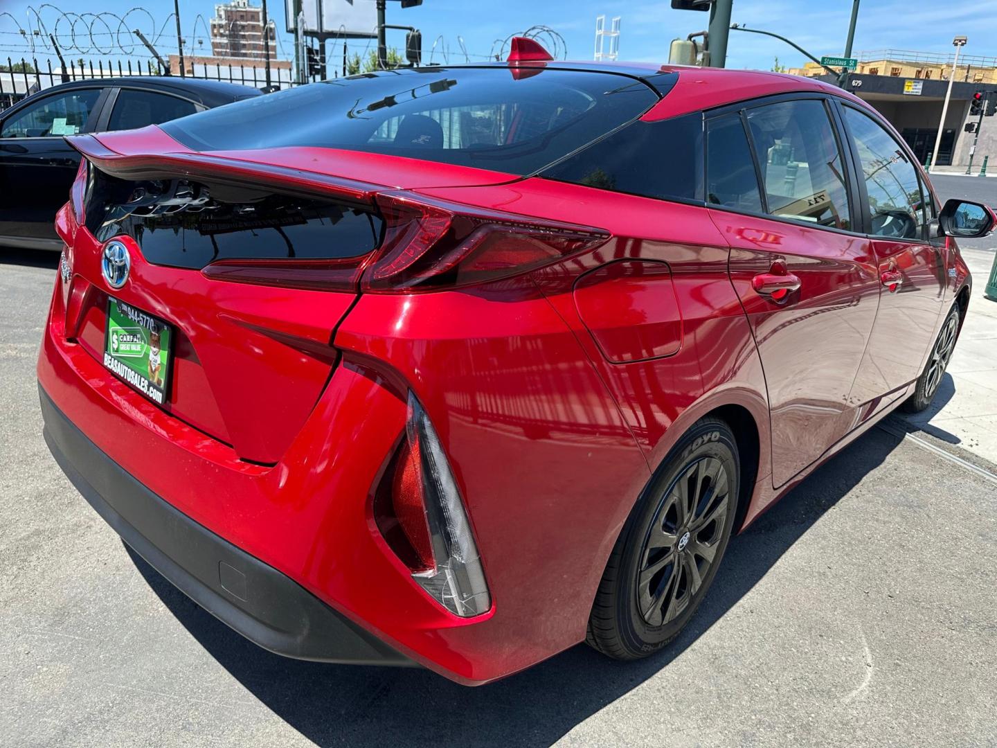2021 Toyota Prius Prime LE - Photo 8