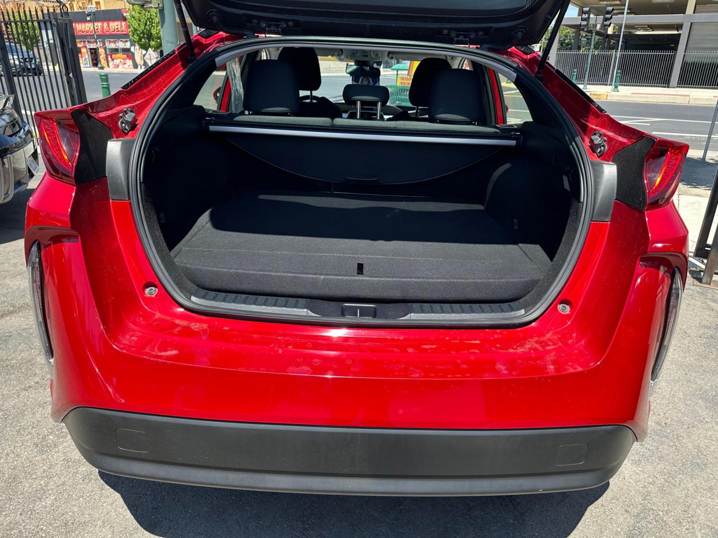 2021 Toyota Prius Prime LE - Photo 12