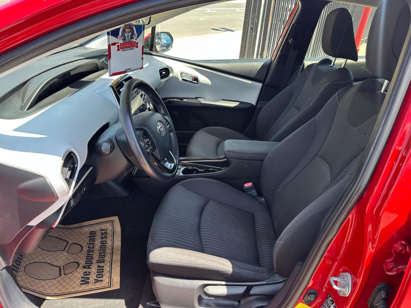 2021 Toyota Prius Prime LE - Photo 10