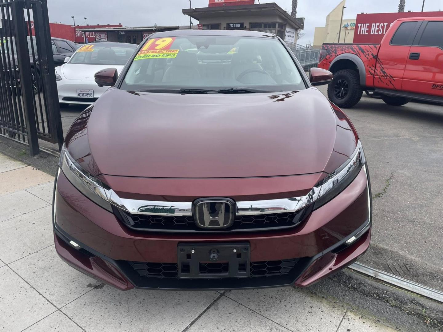 2019 Honda Clarity Touring Plug-In Hybrid (JHMZC5F38KC) with an 1.5L L4 DOHC 16V HYBRID engine, CVT transmission, located at 744 E Miner Ave, Stockton, CA, 95202, (209) 944-5770, 37.956863, -121.282082 - PLUS TAXES AND FEES - Photo#2