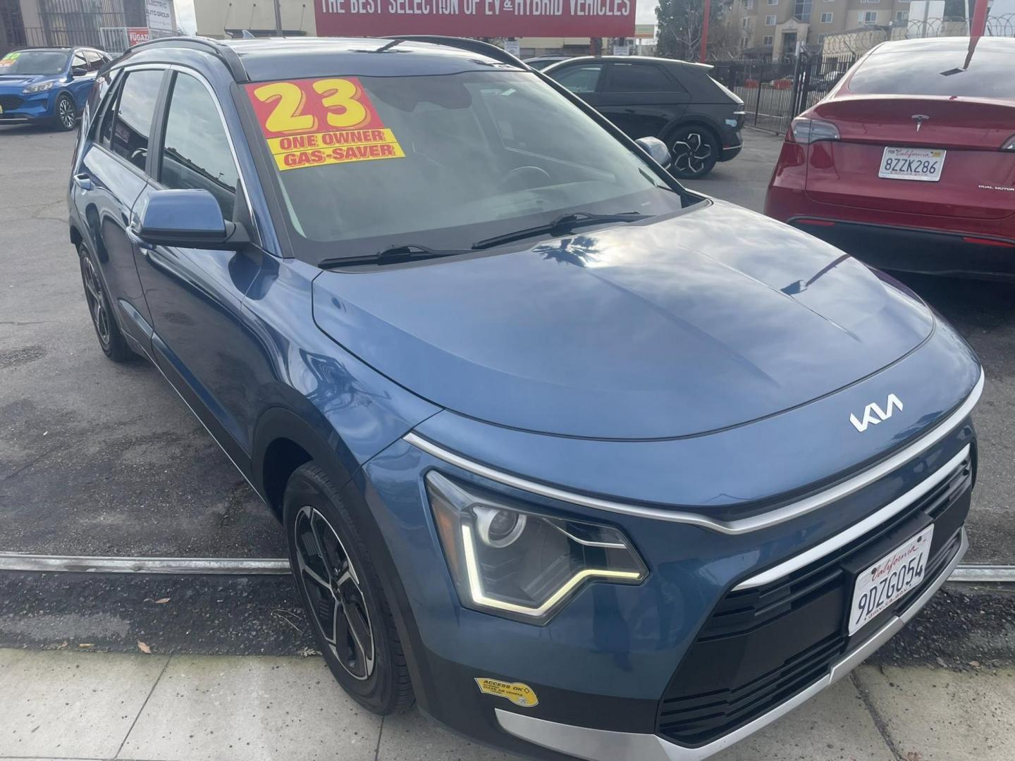 2023 Kia Niro EX (KNDCS3LF1P5) with an 1.6L L4 DOHC 16V HYBRID engine, 6A transmission, located at 744 E Miner Ave, Stockton, CA, 95202, (209) 944-5770, 37.956863, -121.282082 - PLUS TAXES AND FEES - Photo#1