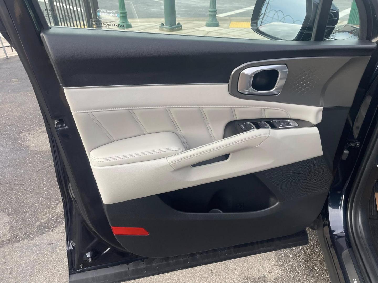 2022 Kia Sorento Plug In Hybrid SX (KNDRJDLH3N5) with an 1.6L L4 DOHC 16V HYBRID engine, 6A transmission, located at 744 E Miner Ave, Stockton, CA, 95202, (209) 944-5770, 37.956863, -121.282082 - PLUS TAXES AND FEES - Photo#4