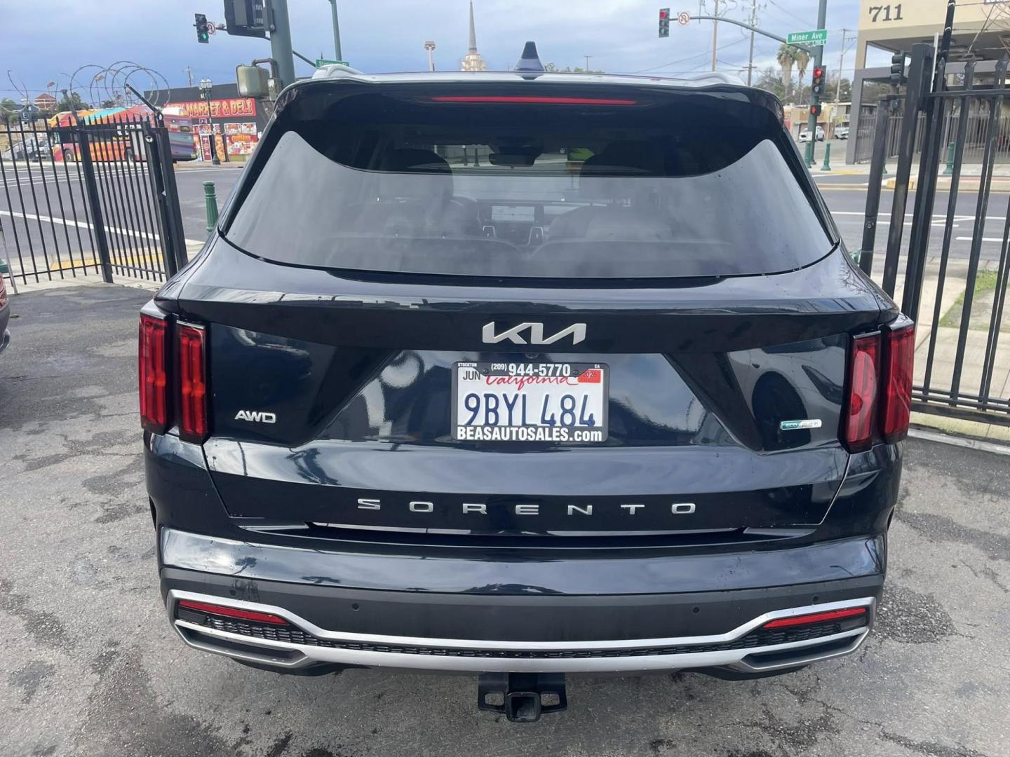 2022 Kia Sorento Plug In Hybrid SX (KNDRJDLH3N5) with an 1.6L L4 DOHC 16V HYBRID engine, 6A transmission, located at 744 E Miner Ave, Stockton, CA, 95202, (209) 944-5770, 37.956863, -121.282082 - PLUS TAXES AND FEES - Photo#12