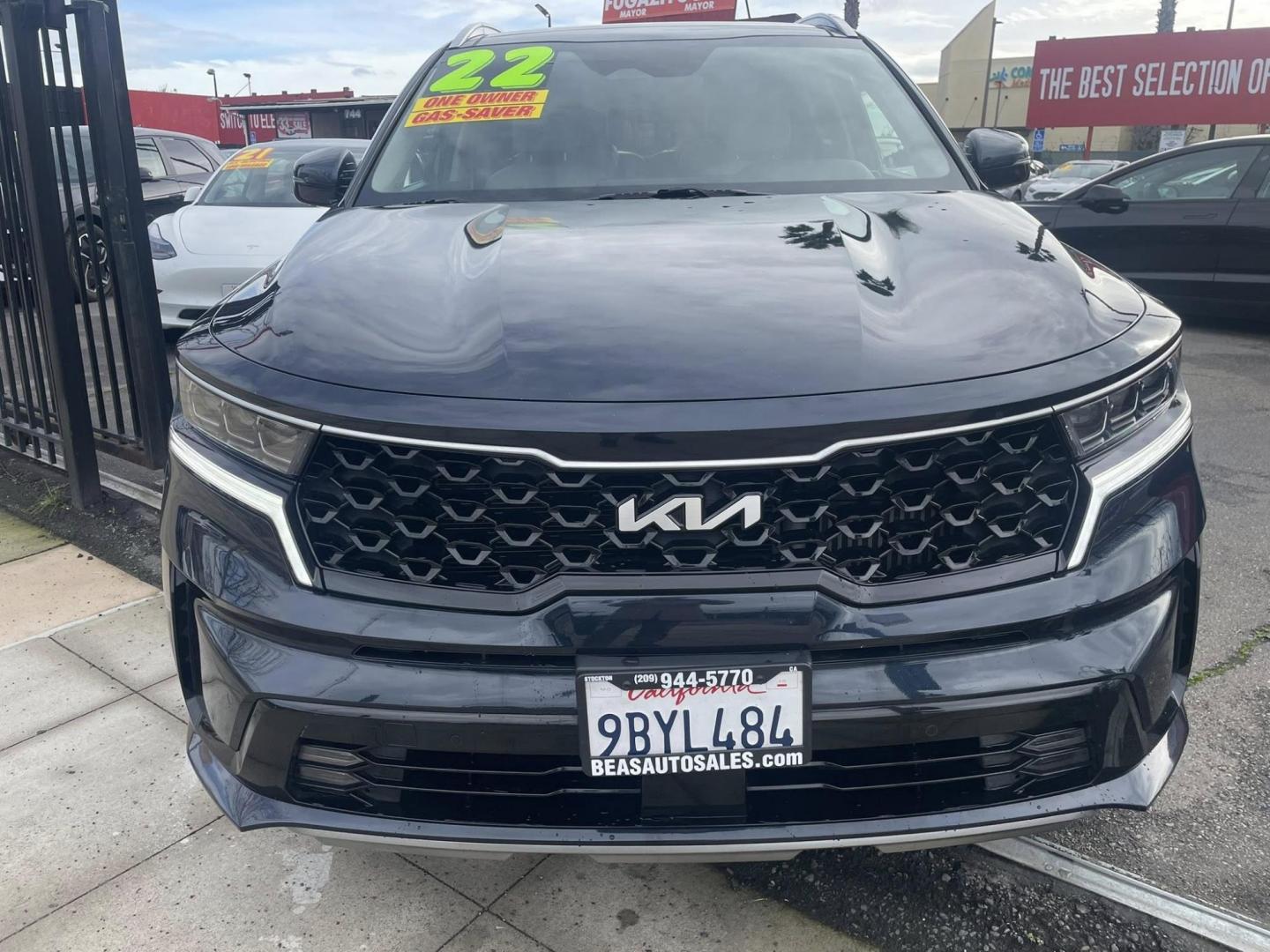 2022 Kia Sorento Plug In Hybrid SX (KNDRJDLH3N5) with an 1.6L L4 DOHC 16V HYBRID engine, 6A transmission, located at 744 E Miner Ave, Stockton, CA, 95202, (209) 944-5770, 37.956863, -121.282082 - PLUS TAXES AND FEES - Photo#2