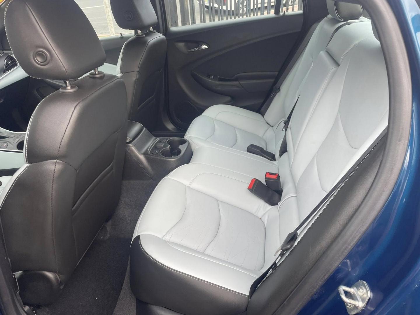 2019 Chevrolet Volt Premier w/ Standard Emission Package (1G1RB6S50KU) with an 1.5L L4 DOHC 16V engine, CVT transmission, located at 744 E Miner Ave, Stockton, CA, 95202, (209) 944-5770, 37.956863, -121.282082 - PLUS TAXES AND FEES - Photo#8