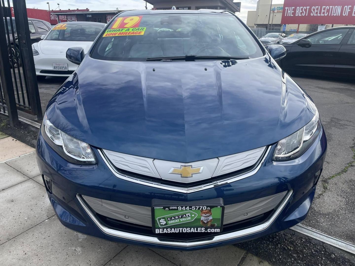 2019 Chevrolet Volt Premier w/ Standard Emission Package (1G1RB6S50KU) with an 1.5L L4 DOHC 16V engine, CVT transmission, located at 744 E Miner Ave, Stockton, CA, 95202, (209) 944-5770, 37.956863, -121.282082 - PLUS TAXES AND FEES - Photo#2
