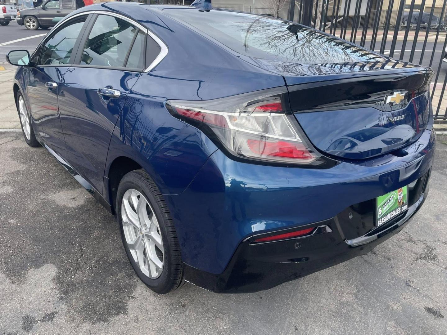 2019 Chevrolet Volt Premier w/ Standard Emission Package (1G1RB6S50KU) with an 1.5L L4 DOHC 16V engine, CVT transmission, located at 744 E Miner Ave, Stockton, CA, 95202, (209) 944-5770, 37.956863, -121.282082 - PLUS TAXES AND FEES - Photo#9